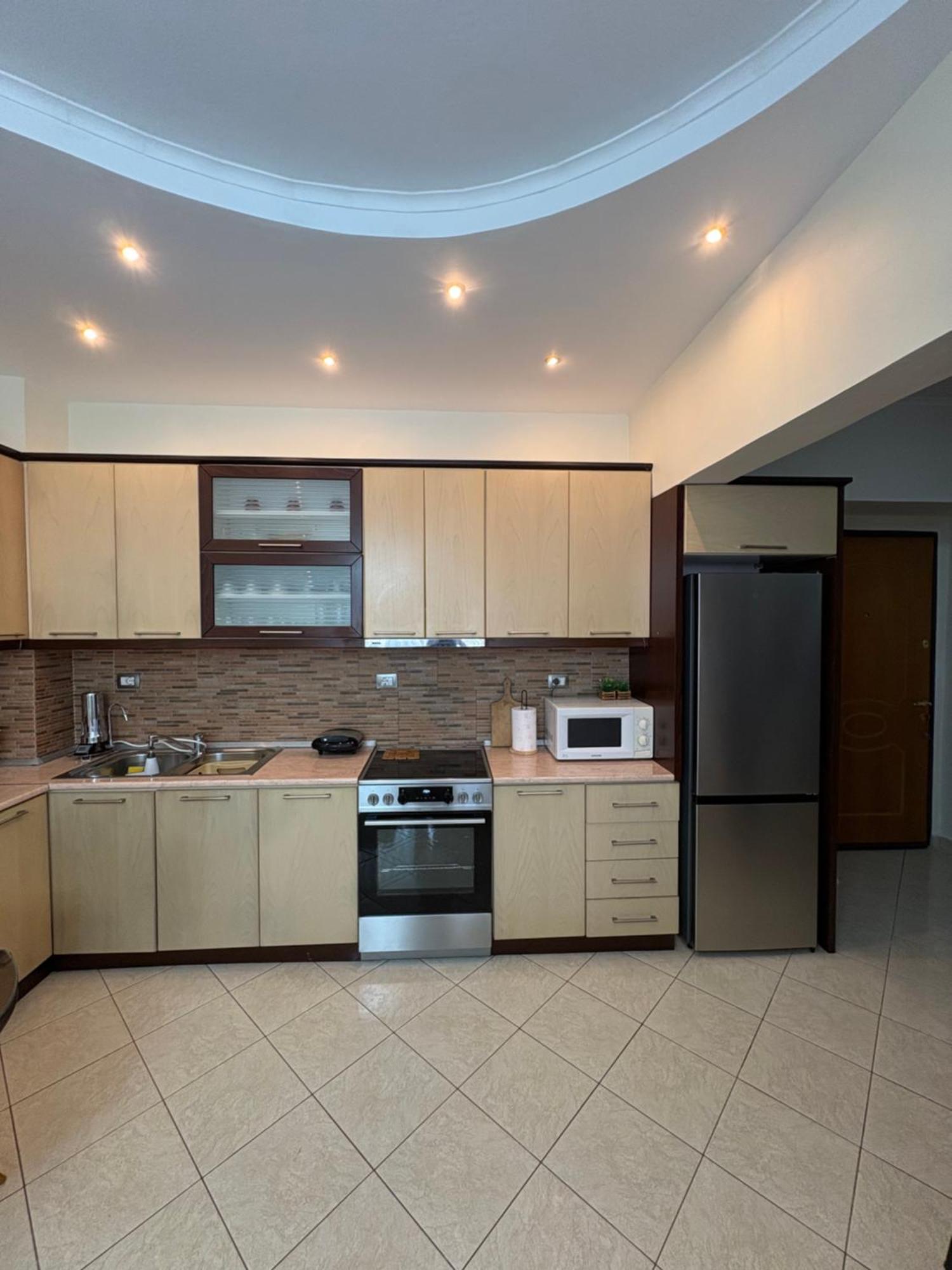 Sofia'S Modern Apartment Gjirokastër Eksteriør bilde